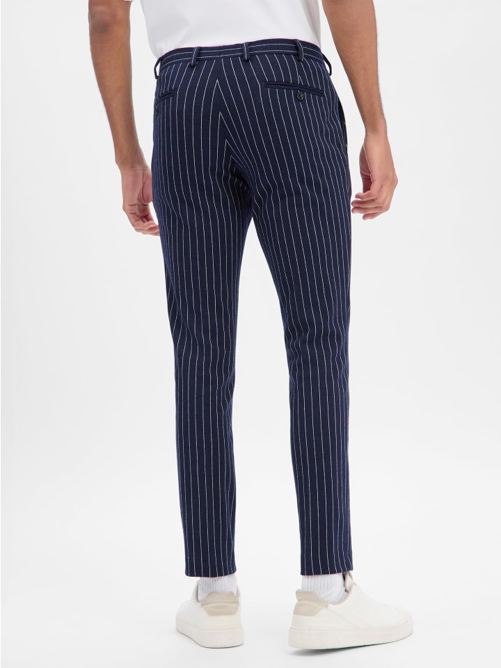 Finshley & Harding London Брюки Hoxdon темно-синего и белого цвета
Finshley & Harding London Брюки Hoxdon темно-синего и белого цвета