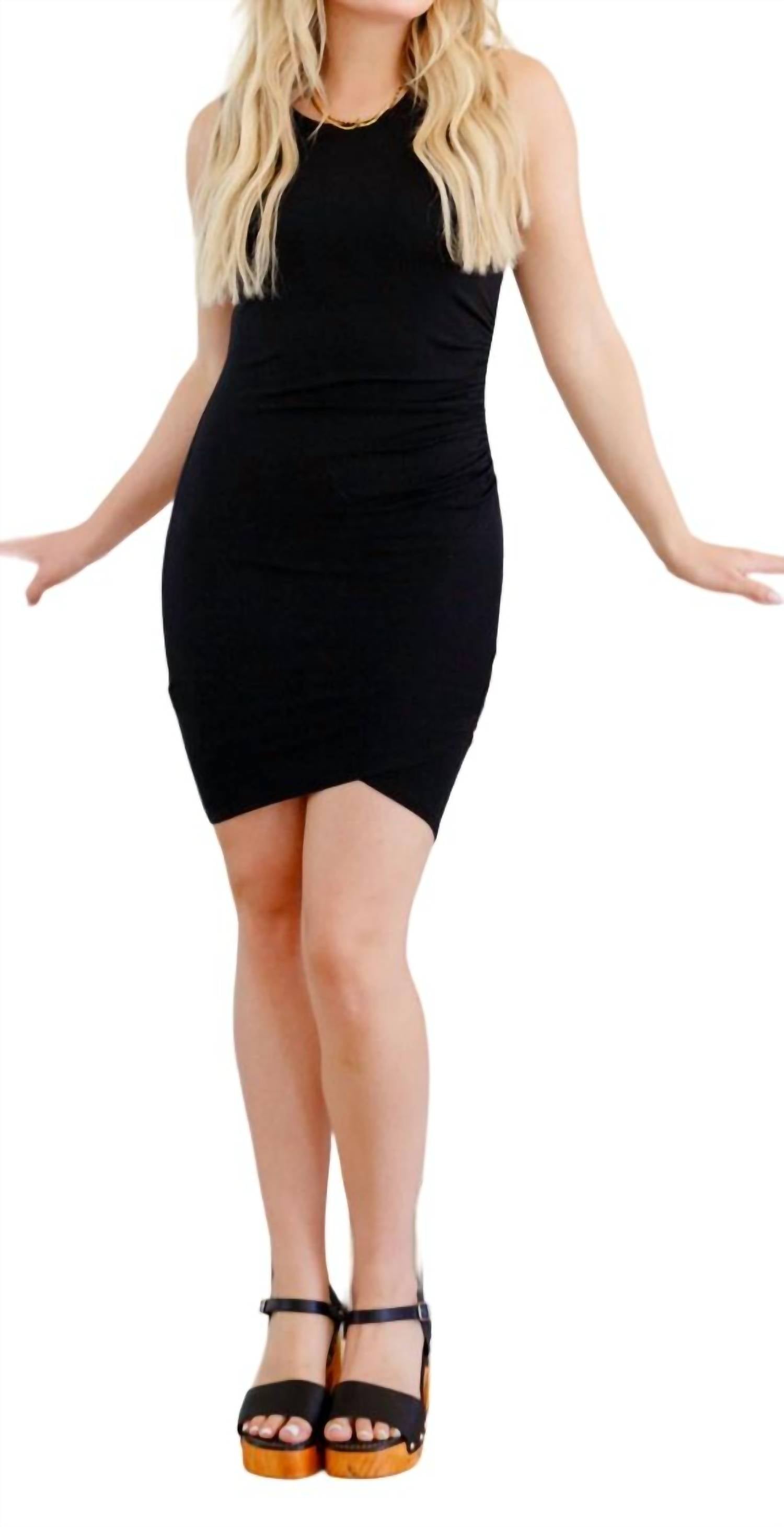 Полностью оправданное платье-халат с оборками черного цвета Now N Forever
Полностью оправданное платье-халат с оборками черного цвета Now N Forever