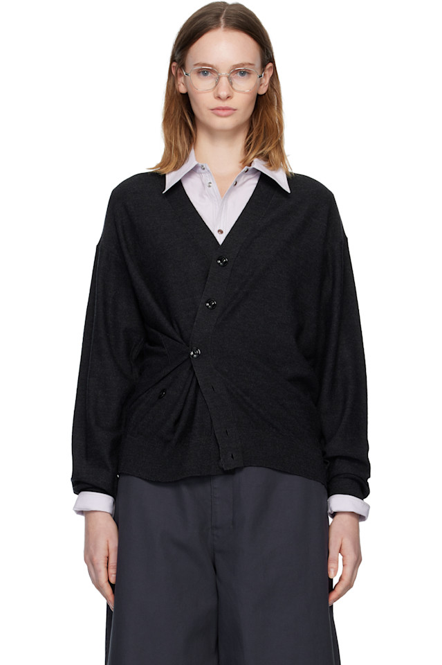 Lemaire Серый свободный кардиган с закрученными нитками
Lemaire Серый свободный кардиган с закрученными нитками