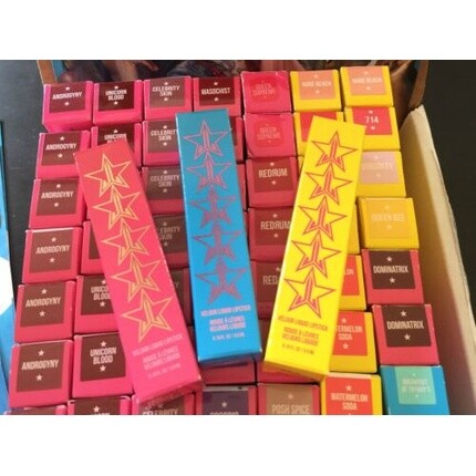 Жидкая велюровая губная помада Jeffree Star Cosmetics — совершенно новая в коробке — 100% аутентичная
Жидкая велюровая губная помада Jeffree Star Cosmetics — совершенно новая в коробке — 100% аутентичная