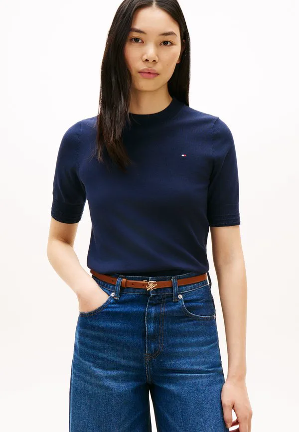 Джемпер с коротким рукавом из тонкого трикотажа, базовая футболка. Tommy Hilfiger, Dark Blue, Синий, Джемпер с коротким рукавом из тонкого трикотажа, базовая футболка. Tommy Hilfiger, Dark Blue
Джемпер с коротким рукавом из тонкого трикотажа, базовая футболка. Tommy Hilfiger, Dark Blue, Синий, Джемпер с коротким рукавом из тонкого трикотажа, базовая футболка. Tommy Hilfiger, Dark Blue
