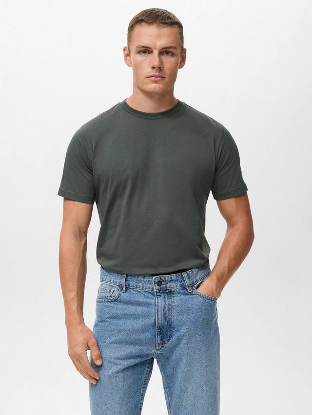 Футболка Cherlo из хлопка Mango
Футболка Cherlo из хлопка Mango