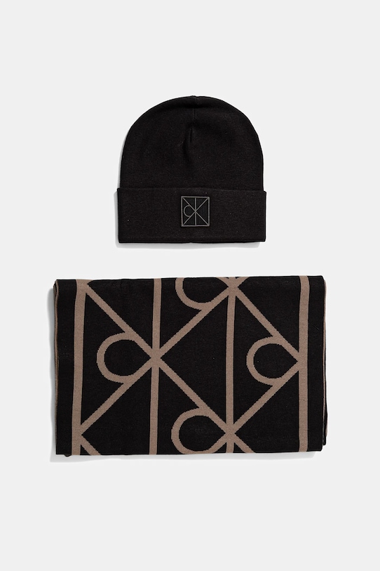 Шапка и шарф Calvin Klein, черный
Шапка и шарф Calvin Klein, черный