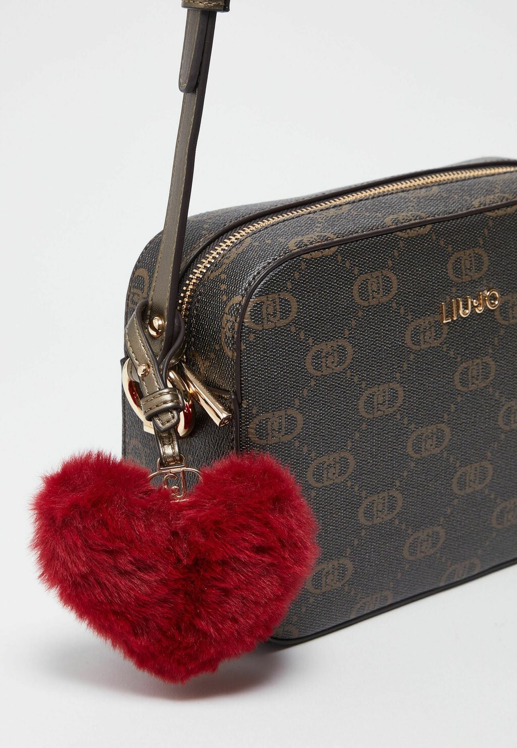 Сумка через плечо LIU JO CROSSBODY BAG WITH LOGO AND POLYESTER CHARM LIU JO, коричневый
Сумка через плечо LIU JO CROSSBODY BAG WITH LOGO AND POLYESTER CHARM LIU JO, коричневый