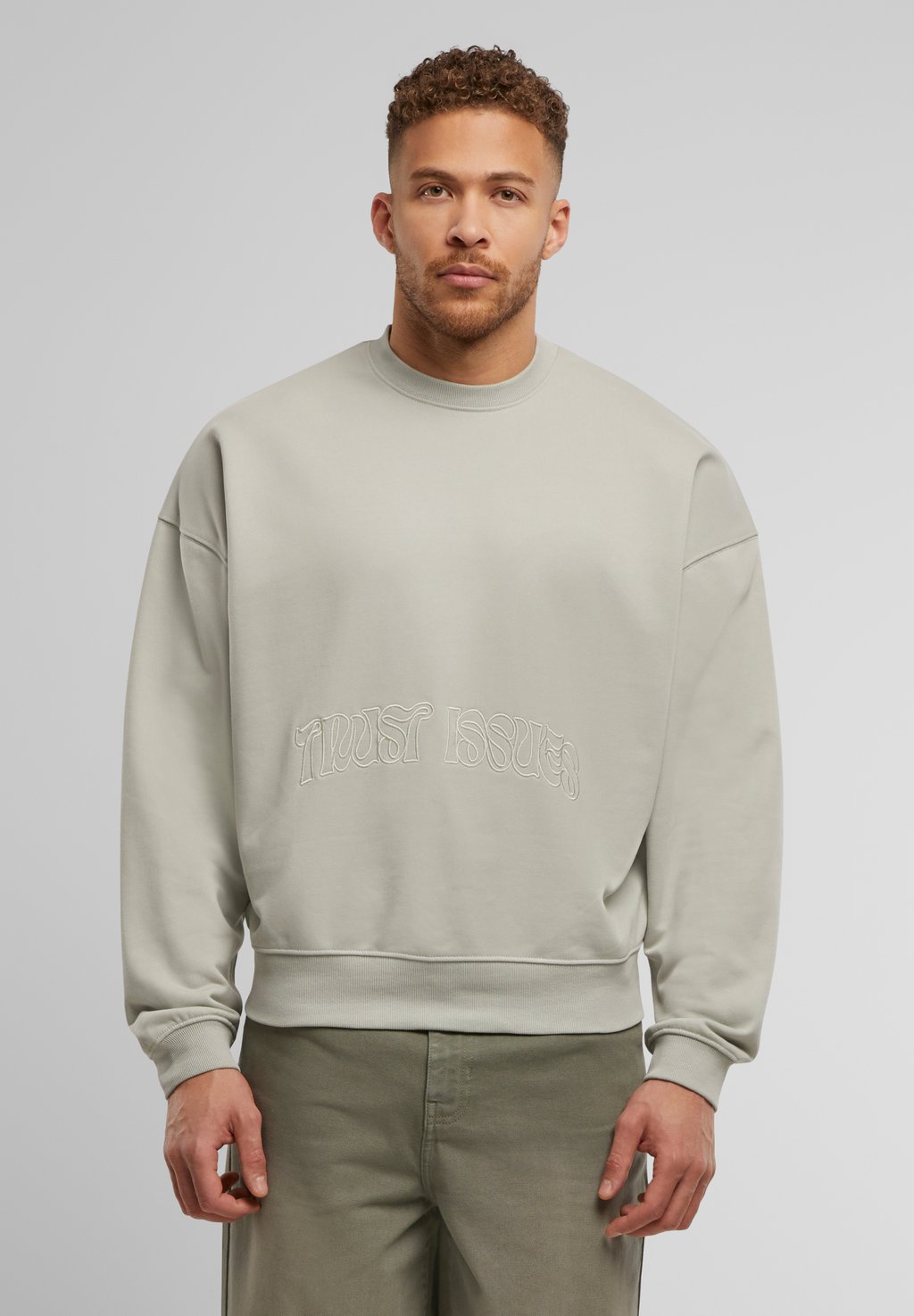 Толстовка TRUST ISSUES DEF, светло-серый
Толстовка TRUST ISSUES DEF, светло-серый