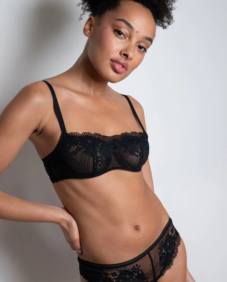 Бюстгальтер Girla с прямым вырезом на косточках Passionata, чёрный
Бюстгальтер Girla с прямым вырезом на косточках Passionata, чёрный