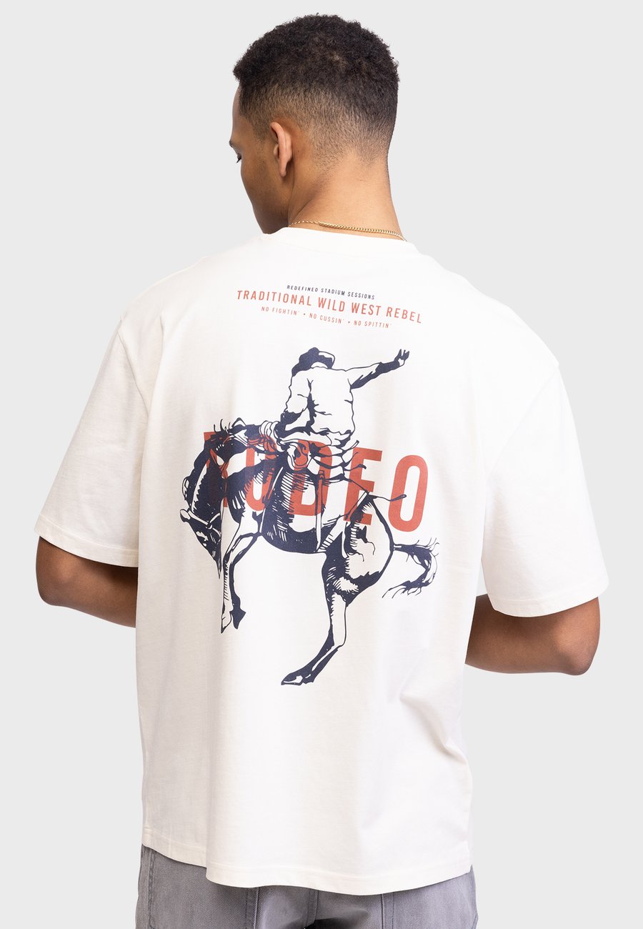 Футболка Redefined Rebel JENSEN BOXY FIT, Off-White, Белый, Футболка Redefined Rebel JENSEN BOXY FIT, Off-White
Футболка Redefined Rebel JENSEN BOXY FIT, Off-White, Белый, Футболка Redefined Rebel JENSEN BOXY FIT, Off-White