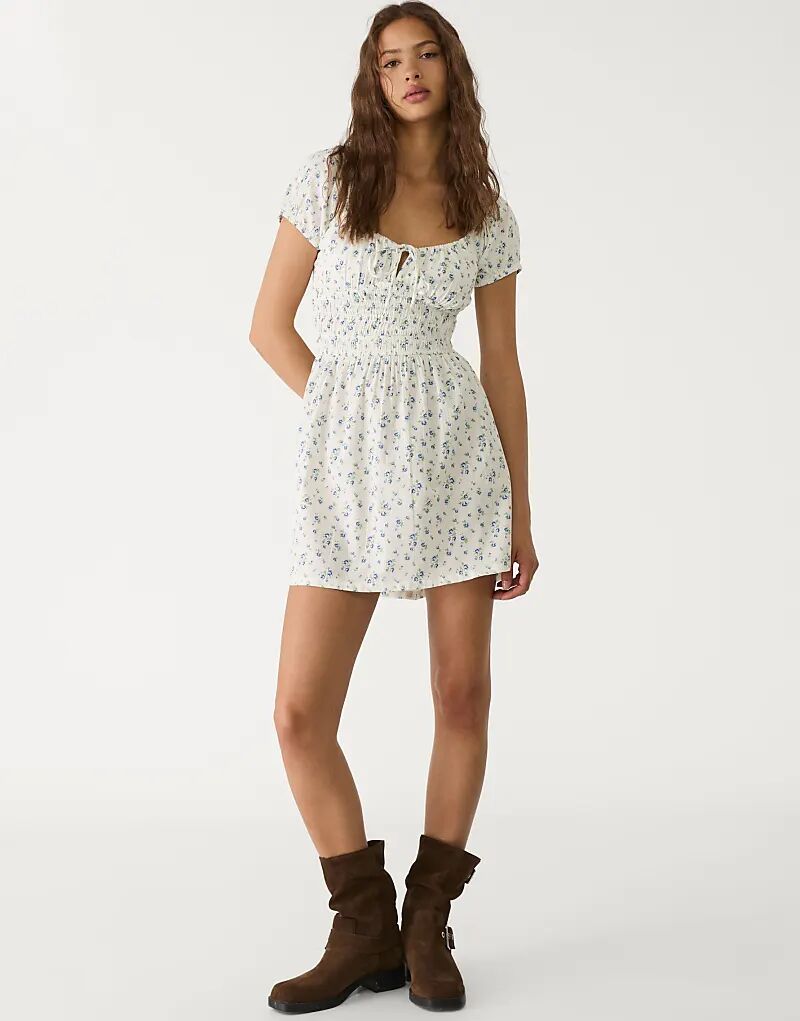 Мини-платье Stradivarius цвета экрю
Мини-платье Stradivarius цвета экрю