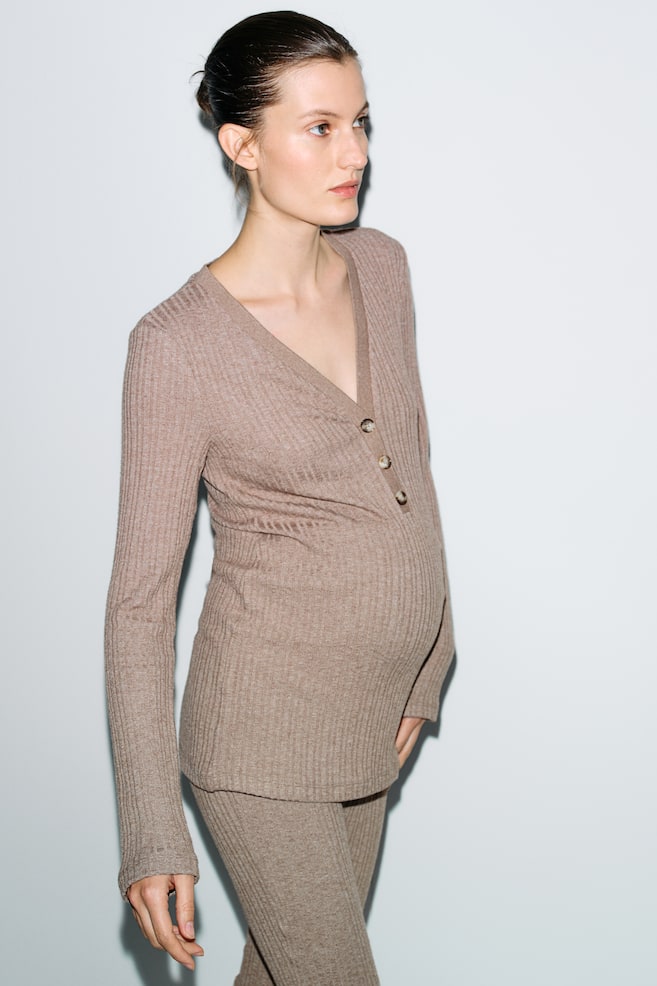 Рубашка Mom с V-образным вырезом в рубчик H&M, бежевый
Рубашка Mom с V-образным вырезом в рубчик H&M, бежевый