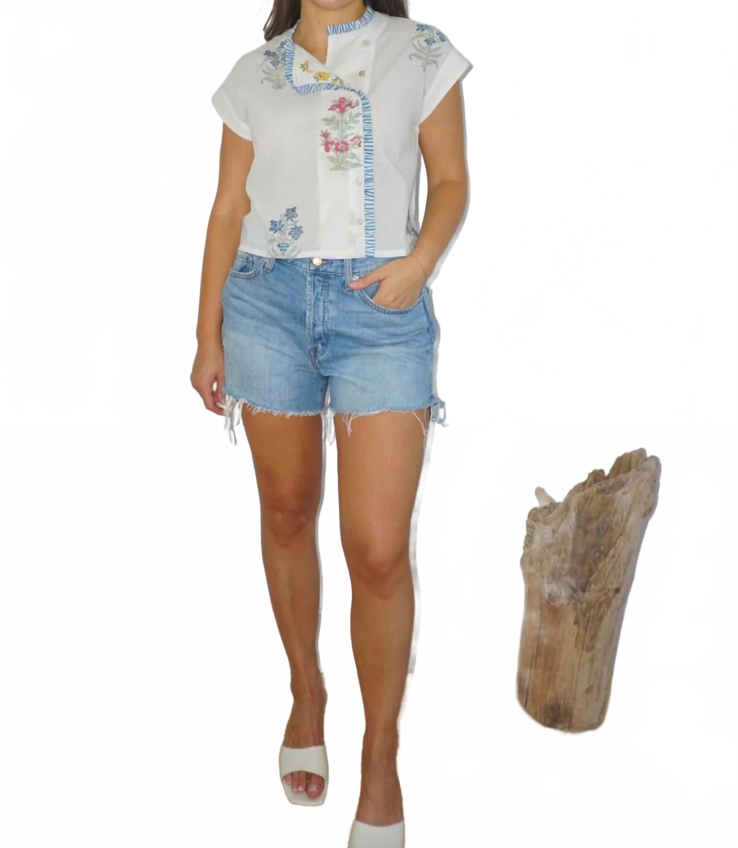 Топ Kiara в смешанном цветочном принте NIBI MTK, Mixed Print Floral
Топ Kiara в смешанном цветочном принте NIBI MTK, Mixed Print Floral