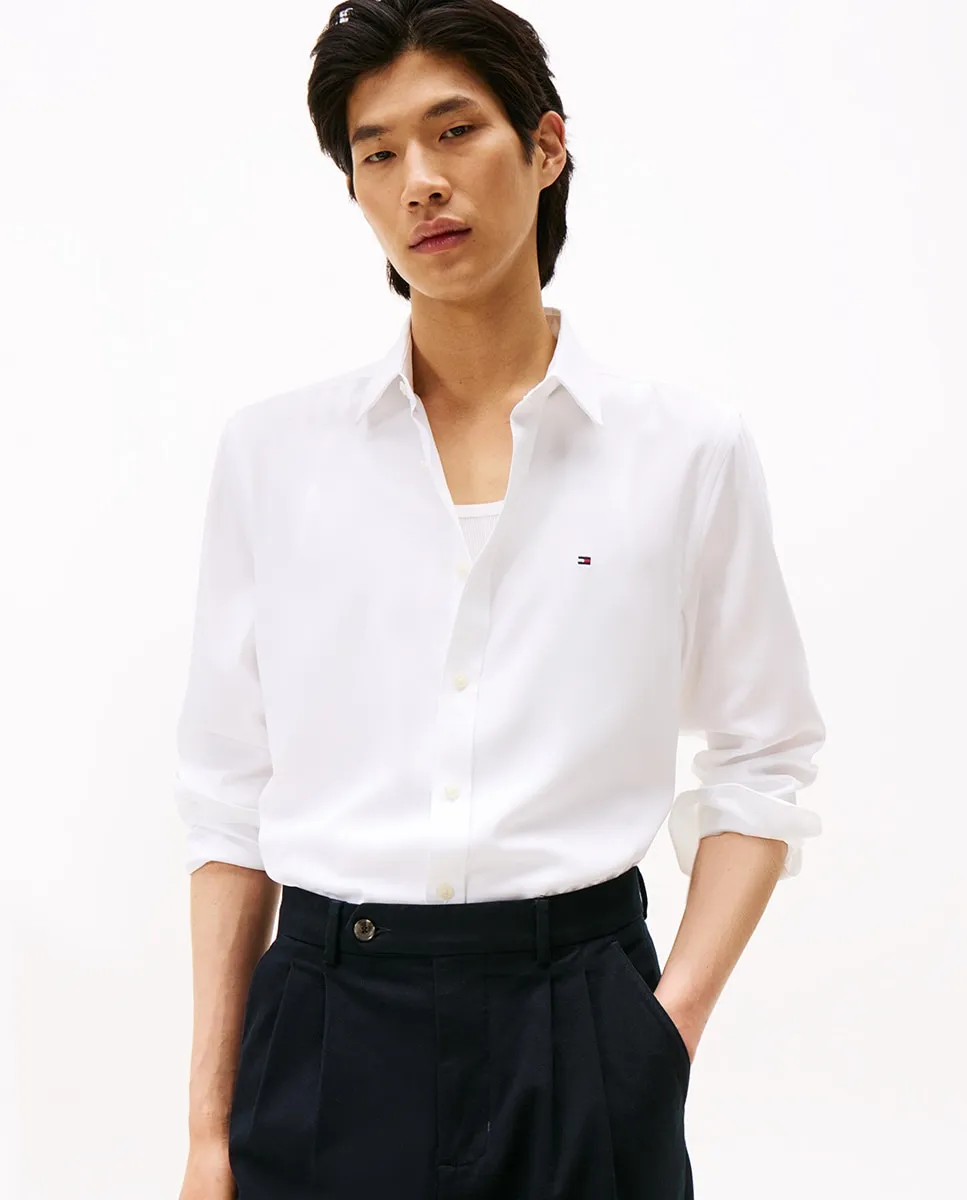 Мужская рубашка однотонная, стиль Оксфорд Tommy Hilfiger, белый
Мужская рубашка однотонная, стиль Оксфорд Tommy Hilfiger, белый