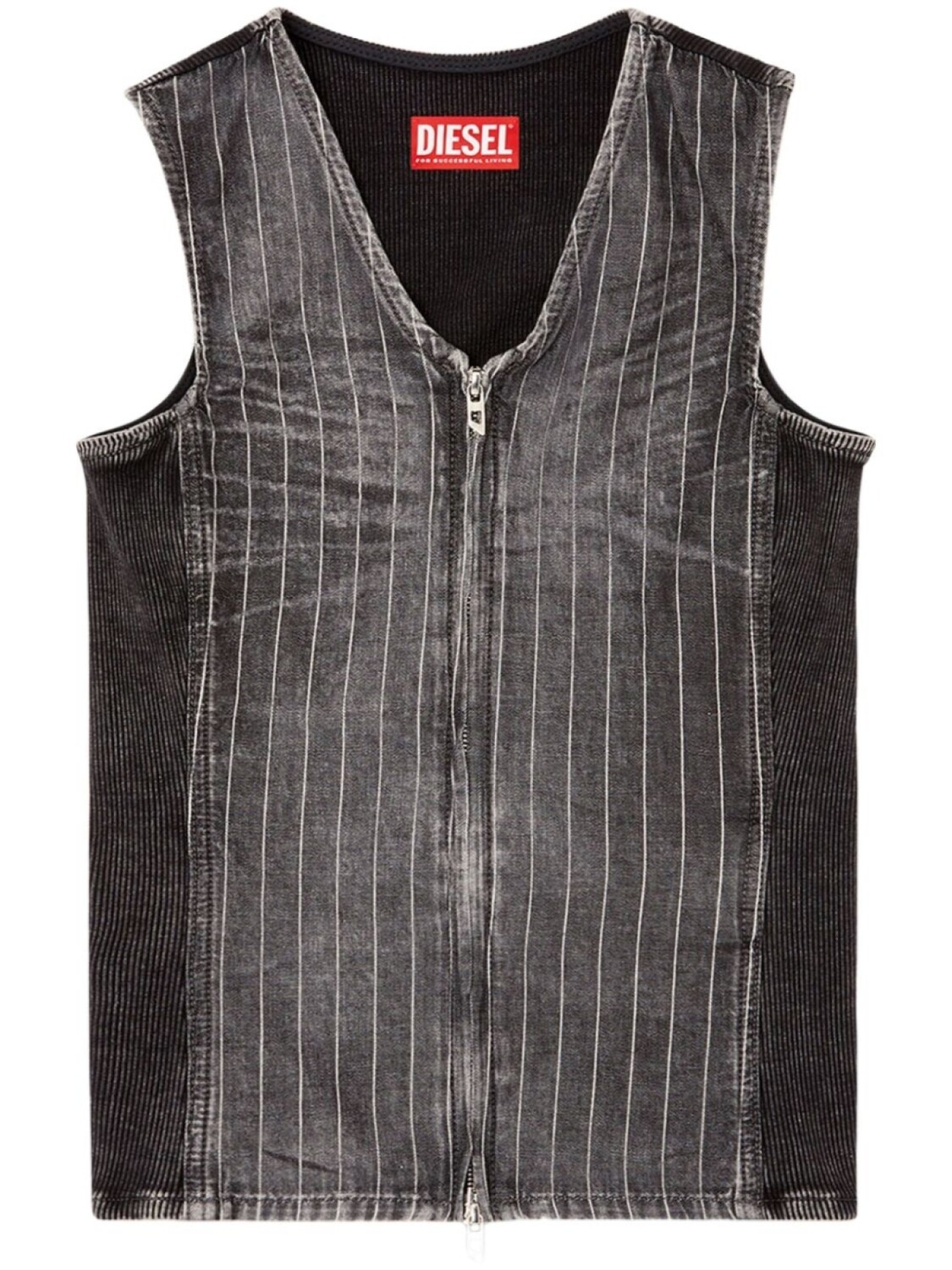 Несси топ Diesel, черный
Несси топ Diesel, черный