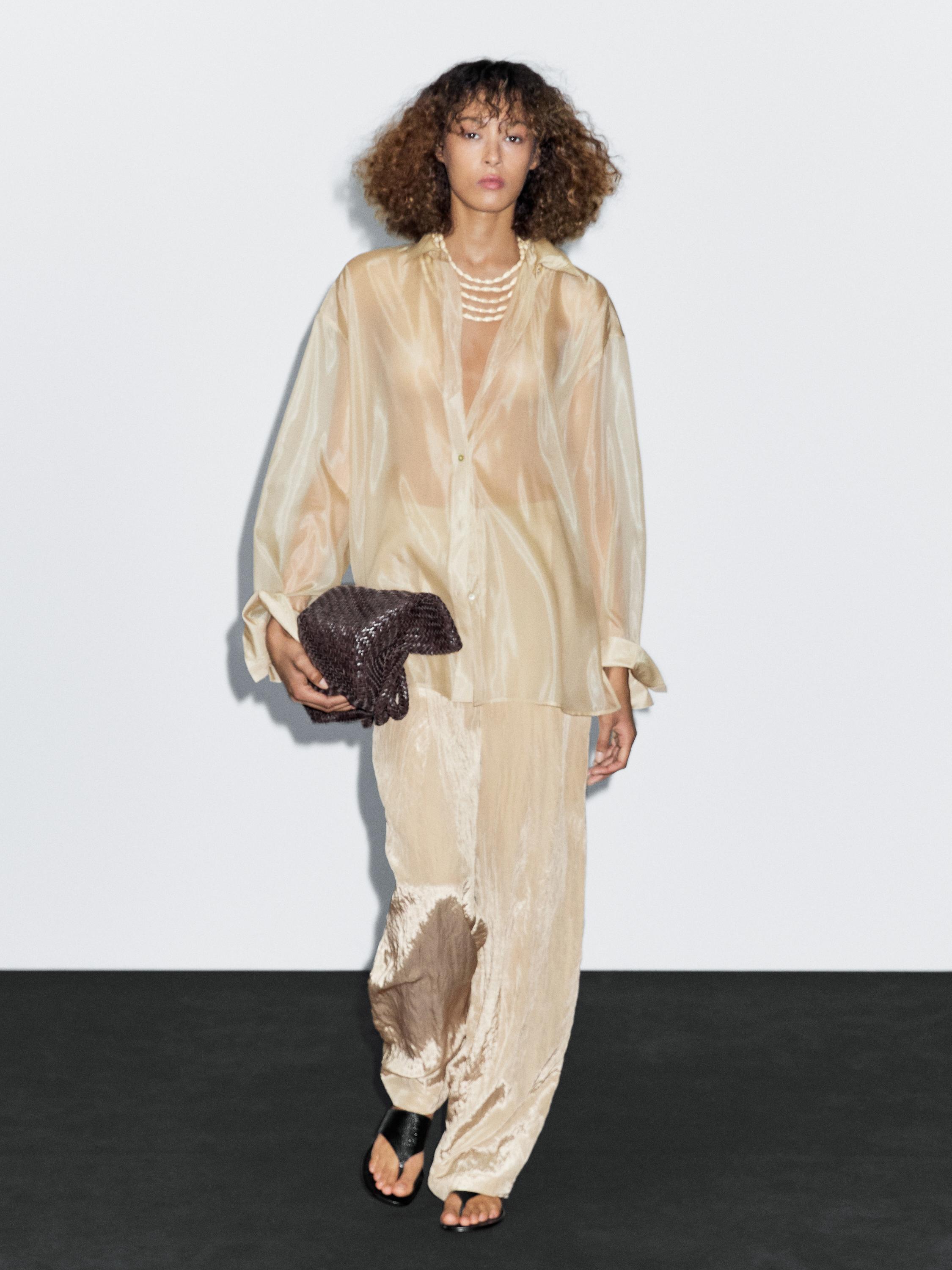 Рубашка из органзы из смеси шелка Mulberry Massimo Dutti, бежевый
Рубашка из органзы из смеси шелка Mulberry Massimo Dutti, бежевый