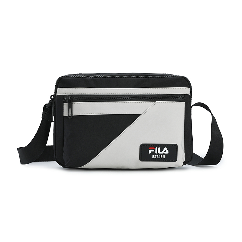 FILA Черный плечевой рюкзак из ткани, Jet Black 
FILA Черный плечевой рюкзак из ткани, Jet Black