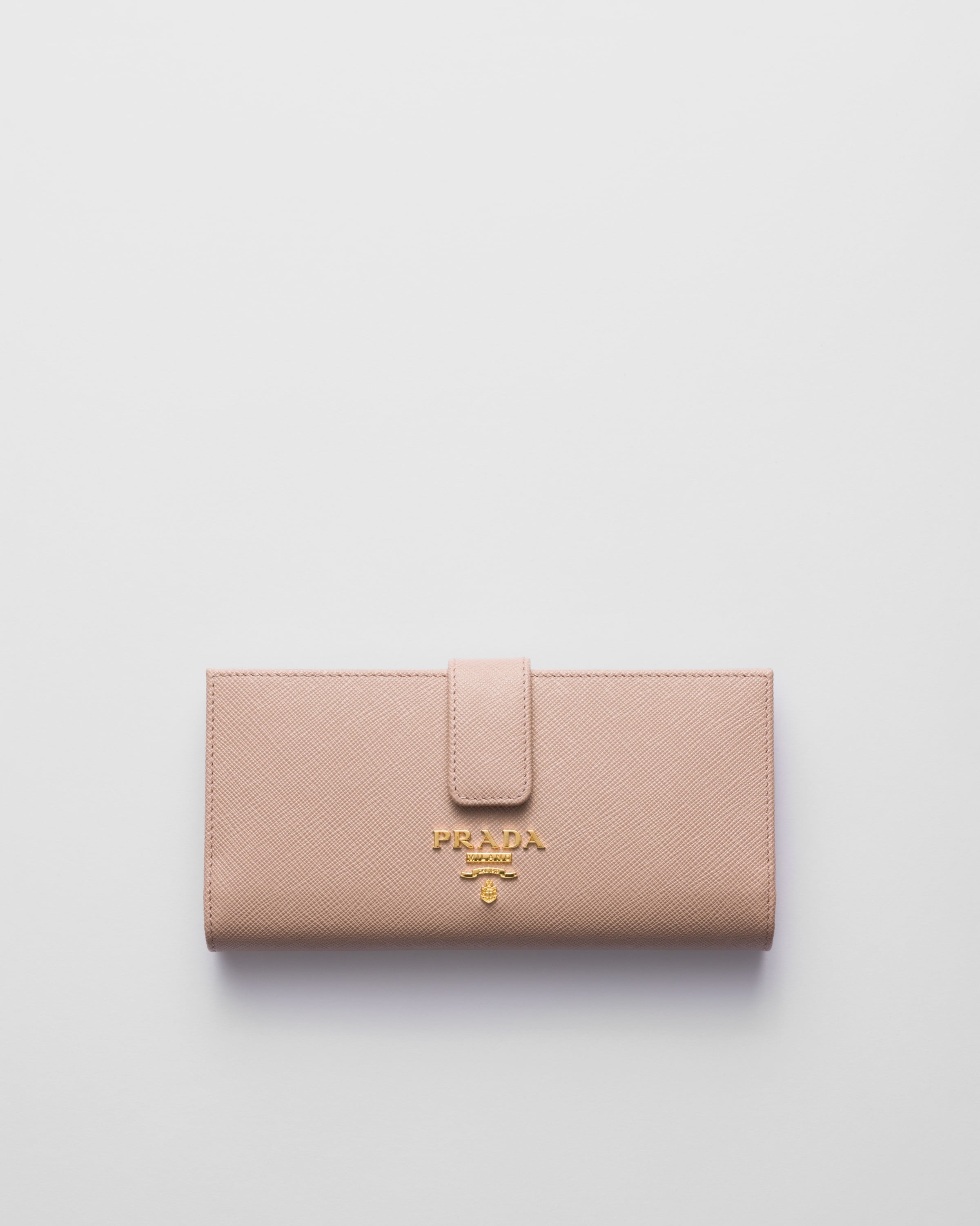 Большой кошелек из сафьяновой кожи Prada, бежевый
Большой кошелек из сафьяновой кожи Prada, бежевый
