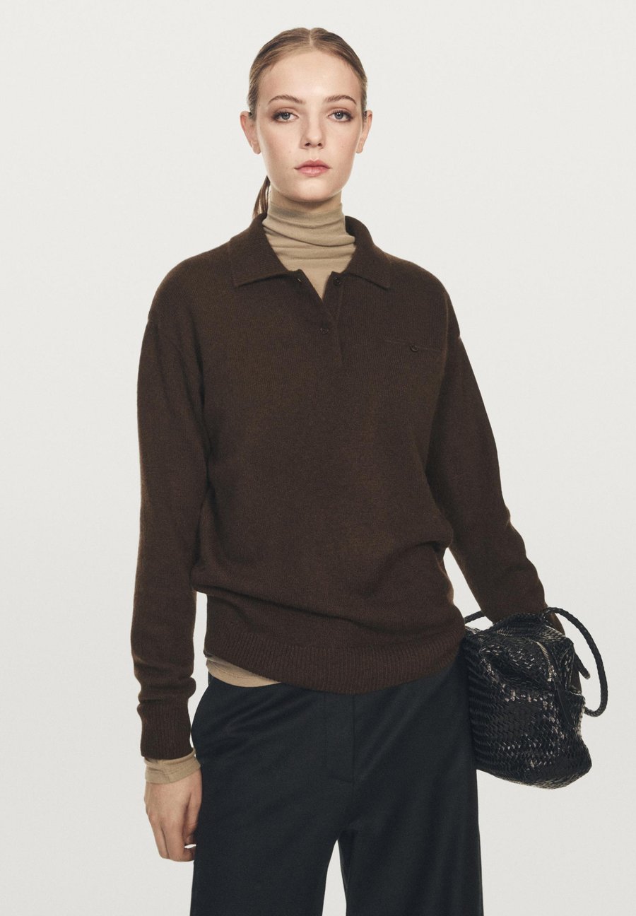 Джемпер Massimo Dutti WITH POCKET DETAIL, Mottled Dark Brown
Джемпер Massimo Dutti WITH POCKET DETAIL, Mottled Dark Brown