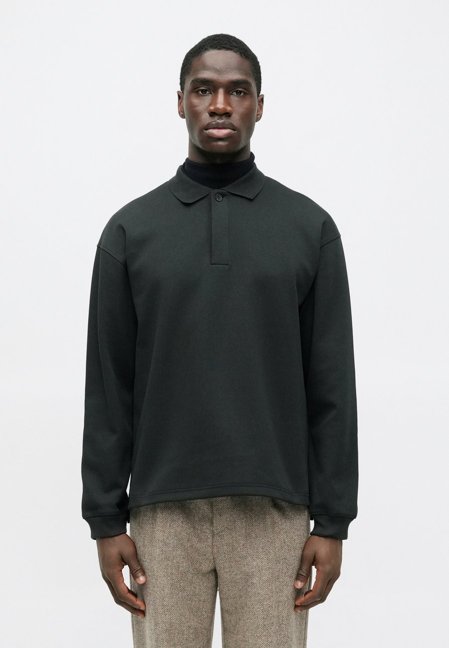Топ J.LINDEBERG CADAN , Black
Топ J.LINDEBERG CADAN , Black