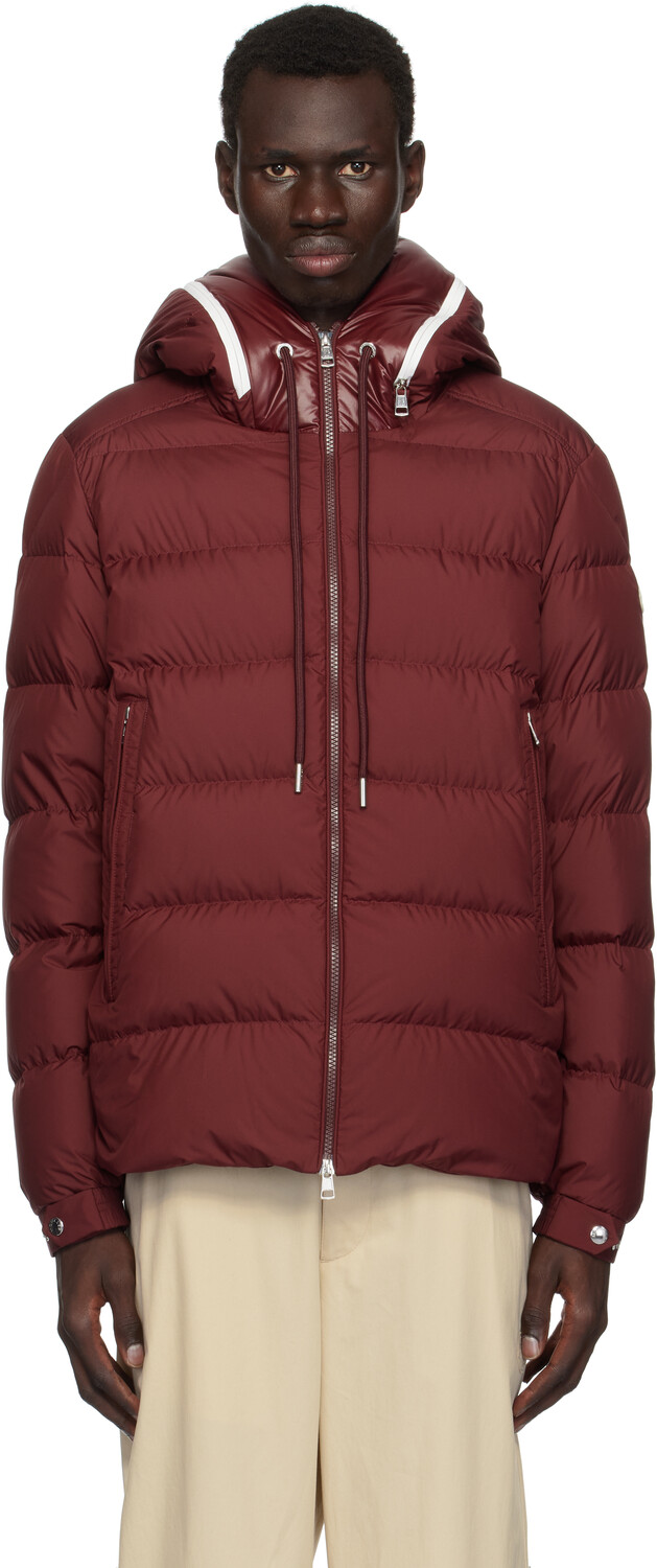 Короткая куртка Cardere Moncler
Короткая куртка Cardere Moncler