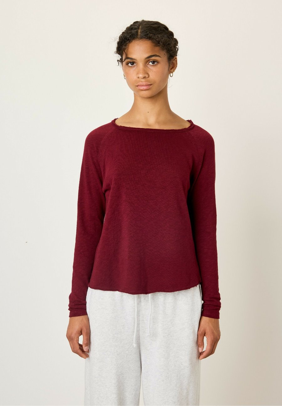 Топ American Vintage SONOMA, Cerisier Vintage/Dark Red
Топ American Vintage SONOMA, Cerisier Vintage/Dark Red