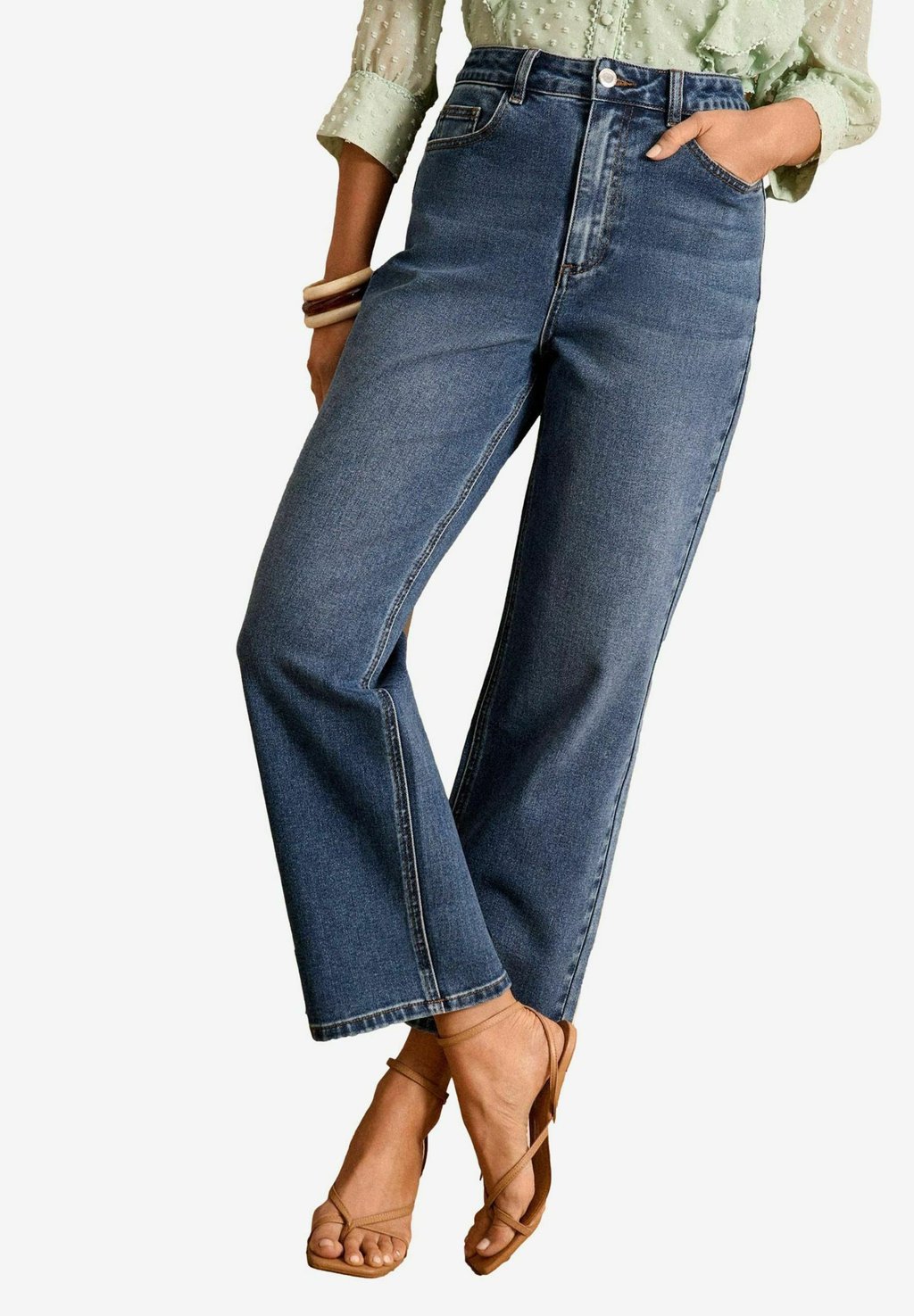 Расклешенные джинсы CROP WIDE LEG Love & Roses, синий
Расклешенные джинсы CROP WIDE LEG Love & Roses, синий