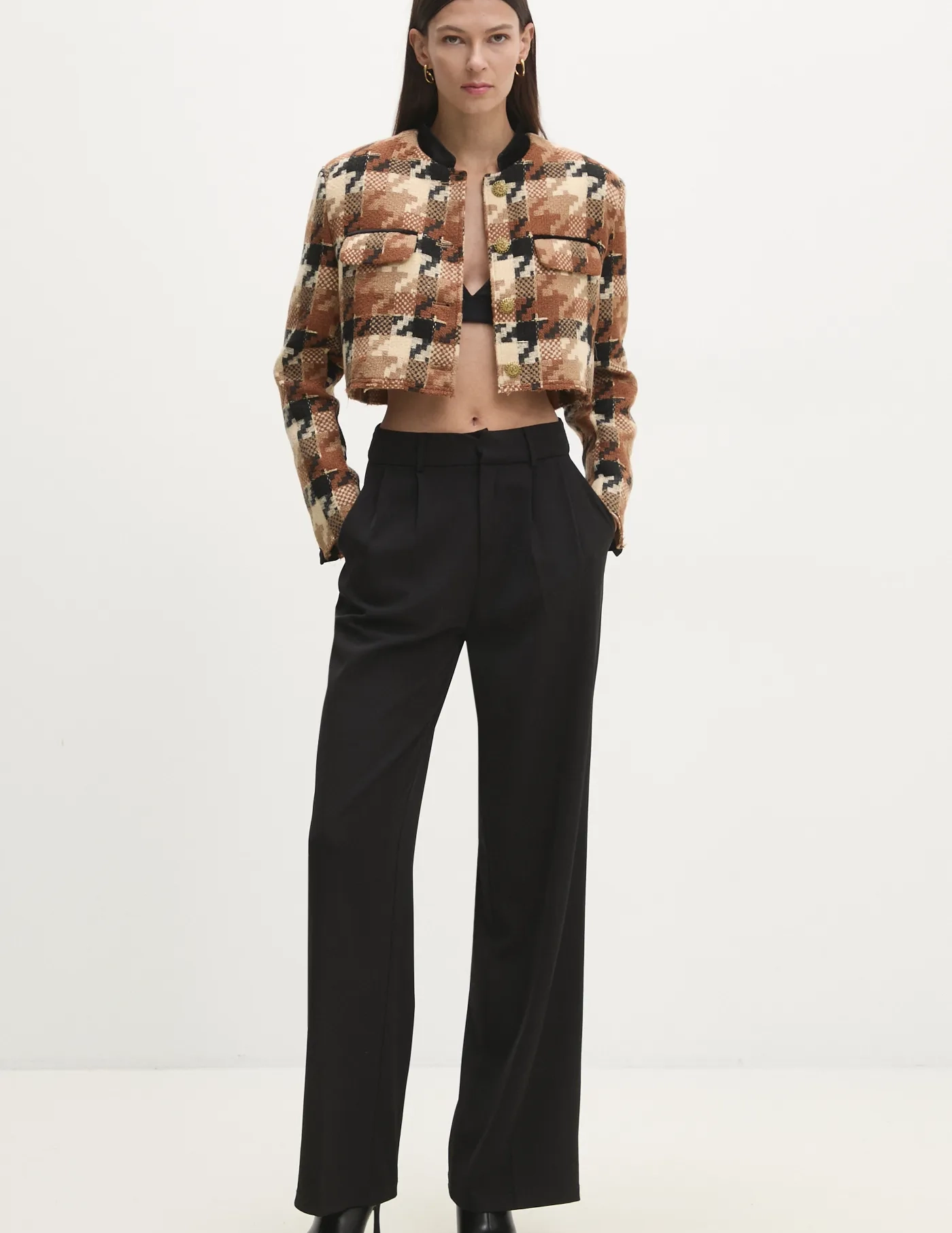 Блейзер из смесовой шерсти Answear Lab, черный
Блейзер из смесовой шерсти Answear Lab, черный