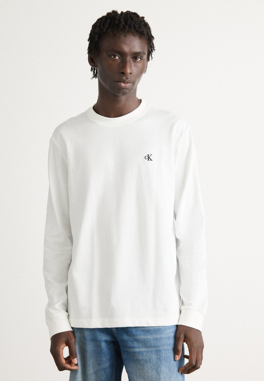 Топ Calvin Klein Jeans EASY MONOGRAM TEE, Bright White/White
Топ Calvin Klein Jeans EASY MONOGRAM TEE, Bright White/White