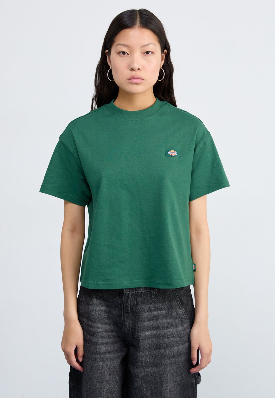 Футболка Dickies OAKPORT BOXY TEE, Pine Needle Green/Dark Green, Зеленый, Футболка Dickies OAKPORT BOXY TEE, Pine Needle Green/Dark Green
Футболка Dickies OAKPORT BOXY TEE, Pine Needle Green/Dark Green, Зеленый, Футболка Dickies OAKPORT BOXY TEE, Pine Needle Green/Dark Green