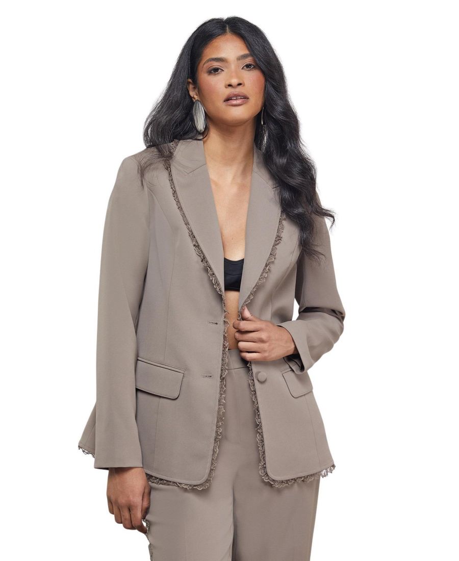 Женский блейзер оверсайз с кружевной оборкой Warehouse, Mocha
Женский блейзер оверсайз с кружевной оборкой Warehouse, Mocha