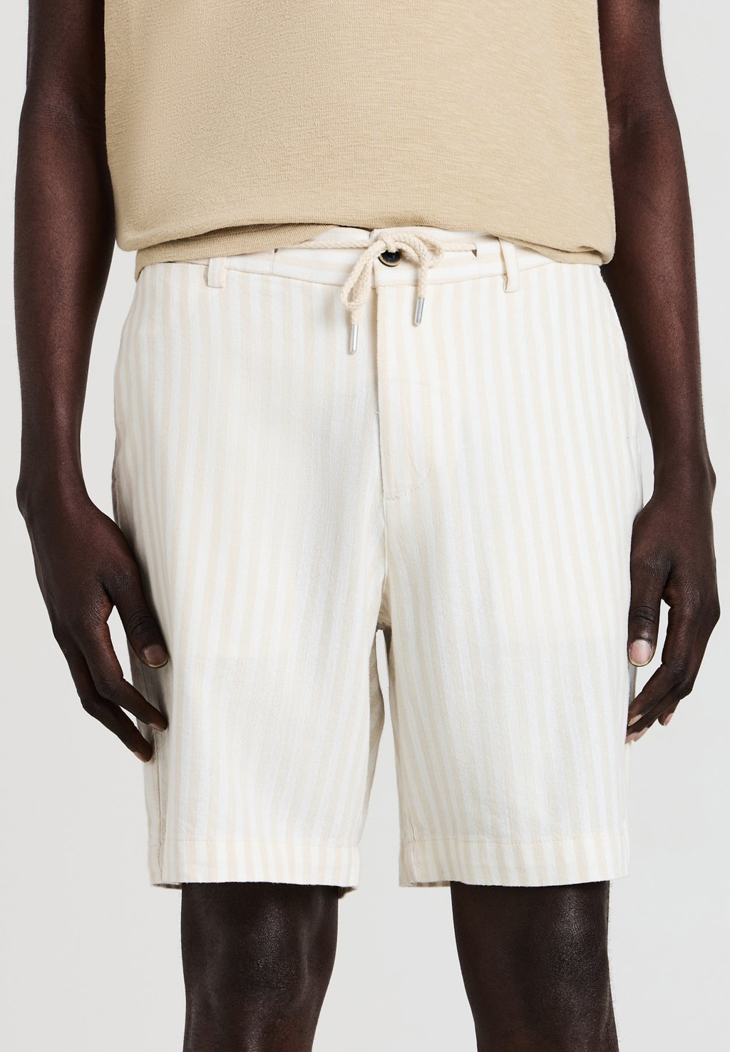 Базовая футболка Calliope, бежевый
Базовая футболка Calliope, бежевый