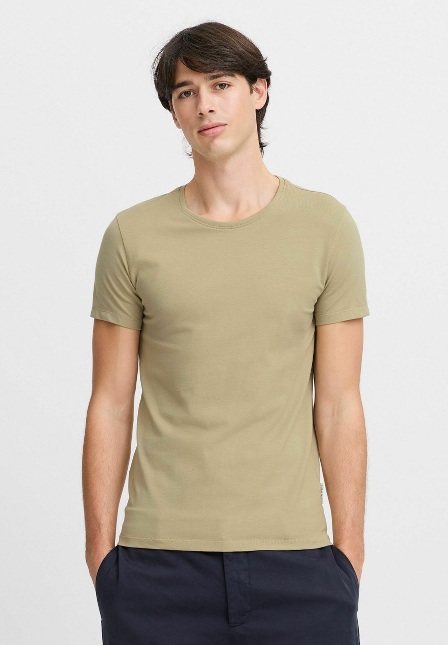 Футболка Casual Friday DELETION LIST, Tree House/Evergreen, Зеленый, Футболка Casual Friday DELETION LIST, Tree House/Evergreen
Футболка Casual Friday DELETION LIST, Tree House/Evergreen, Зеленый, Футболка Casual Friday DELETION LIST, Tree House/Evergreen