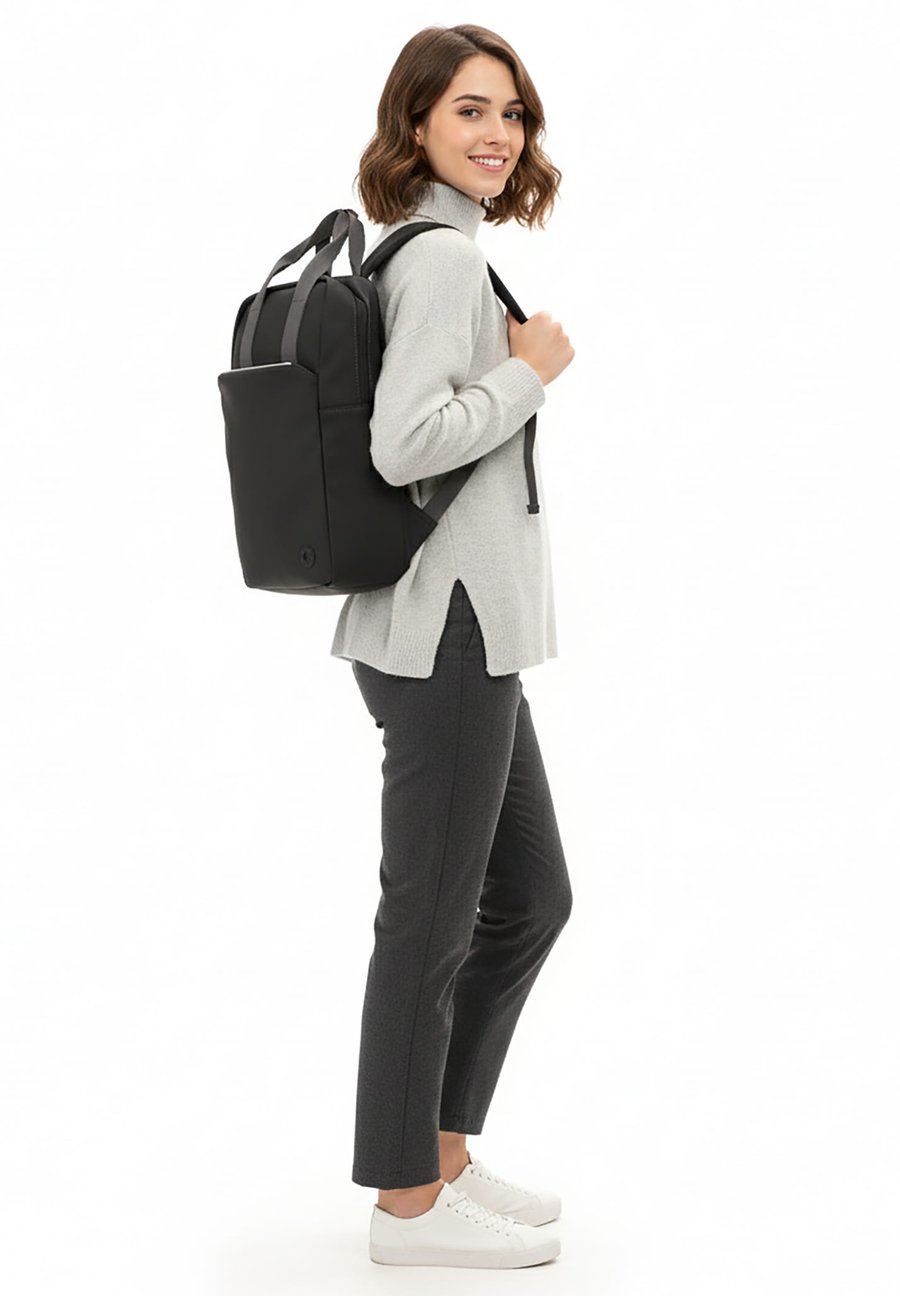 Рюкзак SURI FREY Rucksack, Darkgrey/Dark Grey
Рюкзак SURI FREY Rucksack, Darkgrey/Dark Grey