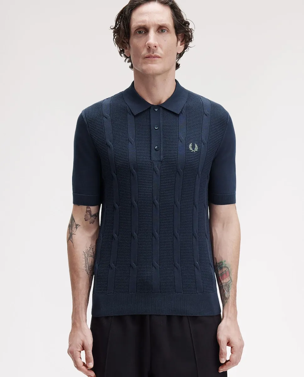 Мужской джемпер с косами и короткими рукавами с воротником-поло Fred Perry, темно-синий
Мужской джемпер с косами и короткими рукавами с воротником-поло Fred Perry, темно-синий