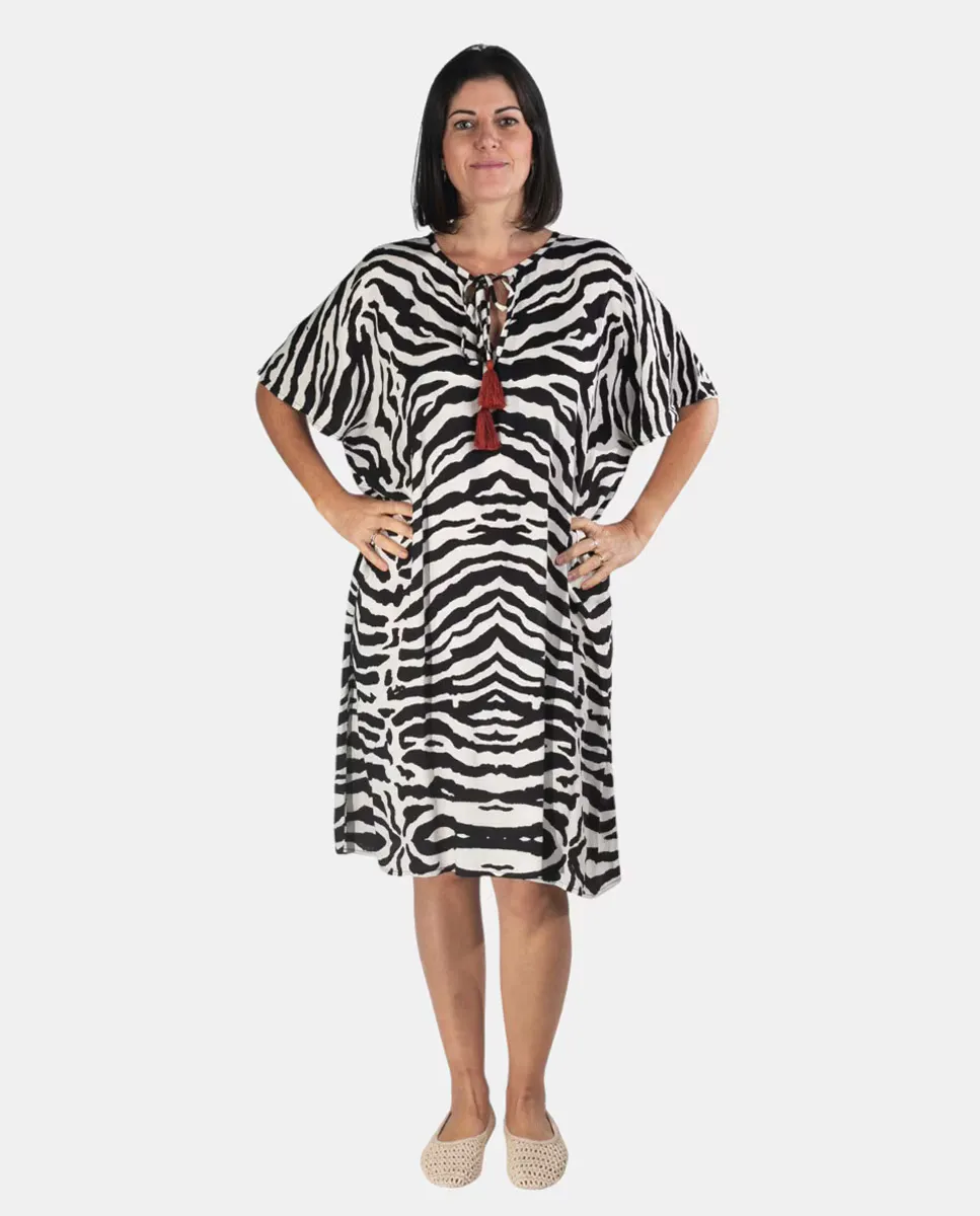 Кафтан с анималистичным принтом Kbas, черный
Кафтан с анималистичным принтом Kbas, черный