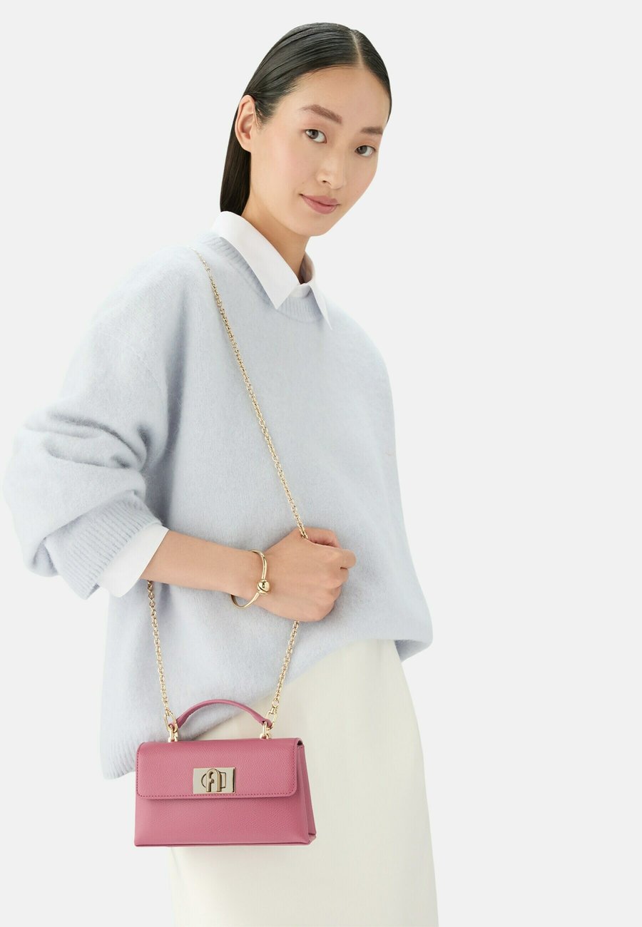 Сумка кросс-боди Furla Cross body bag, Blush Pink/Pink
Сумка кросс-боди Furla Cross body bag, Blush Pink/Pink