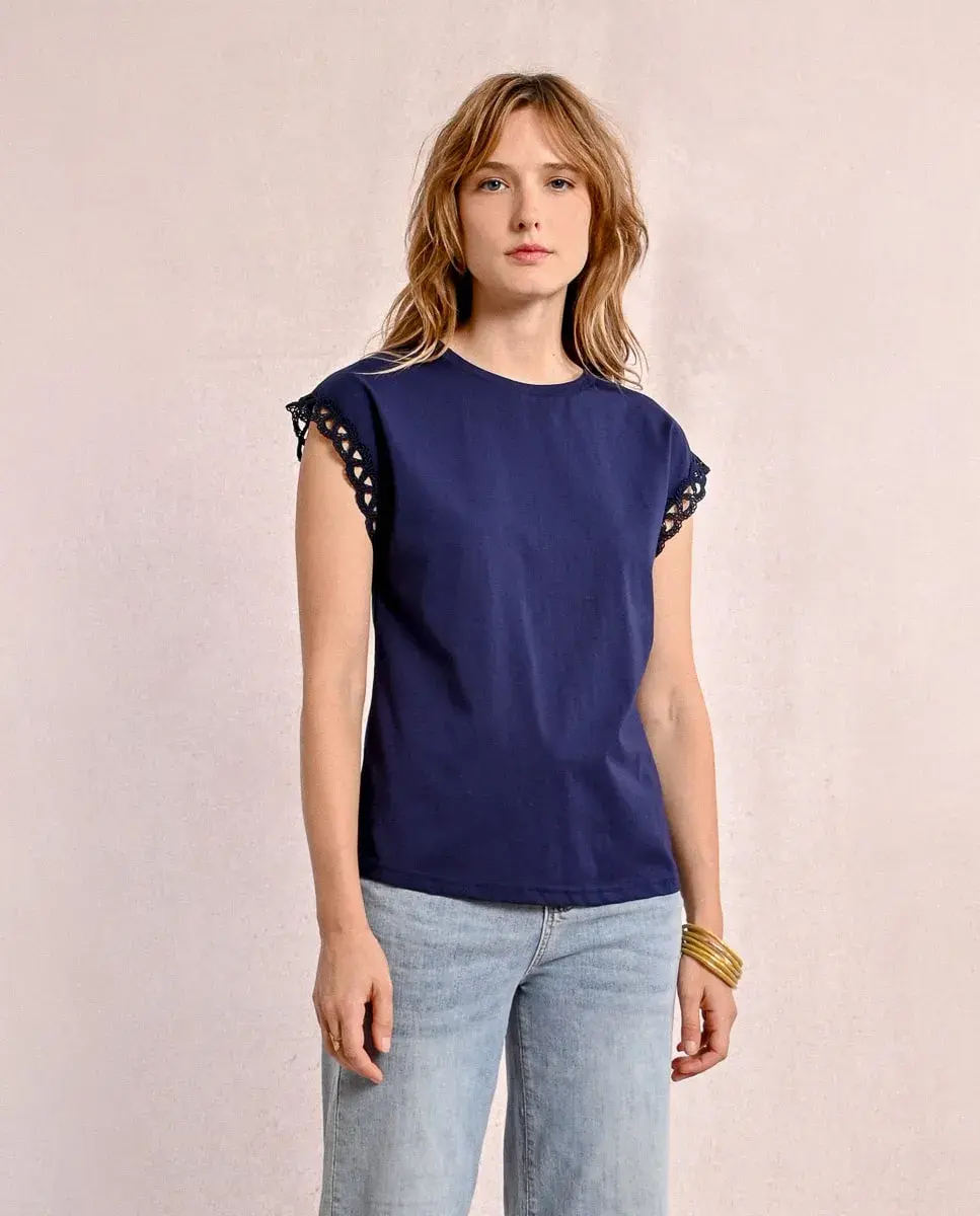 Женская футболка с короткими рукавами и вышитыми деталями Molly Bracken, тёмно-синий
Женская футболка с короткими рукавами и вышитыми деталями Molly Bracken, тёмно-синий