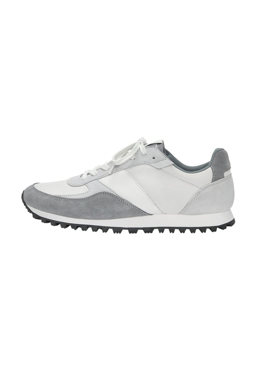 Кроссовки PULL&BEAR RETRO SNEAKERS, Grey
Кроссовки PULL&BEAR RETRO SNEAKERS, Grey