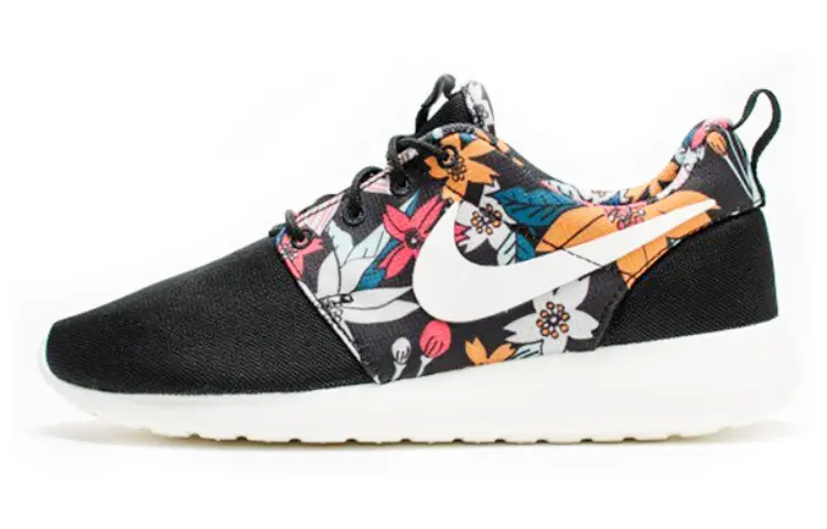 Женские кроссовки для бега Nike Roshe Run
Женские кроссовки для бега Nike Roshe Run