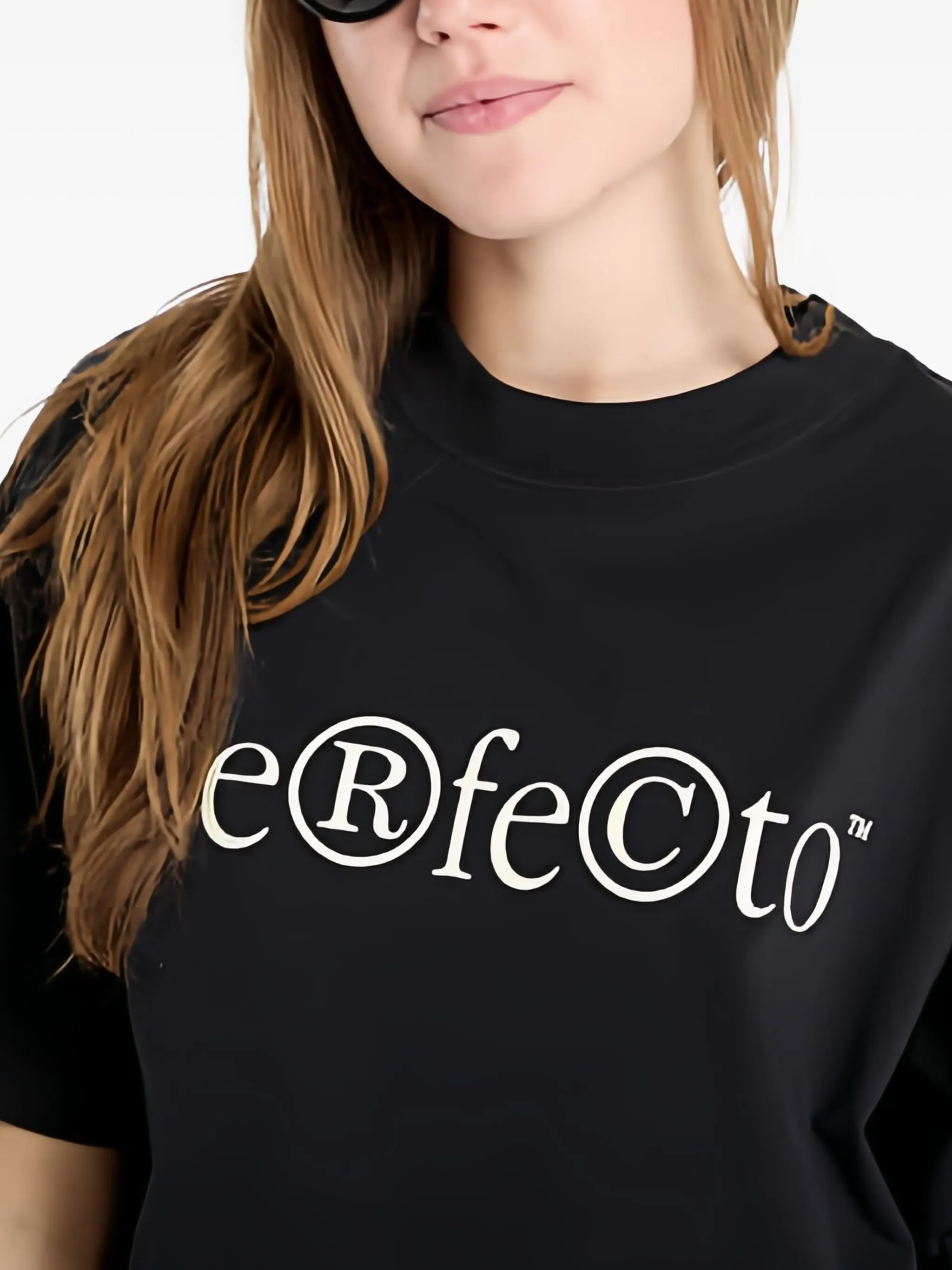 Футболка Perfecto Hal Studios, черный
Футболка Perfecto Hal Studios, черный