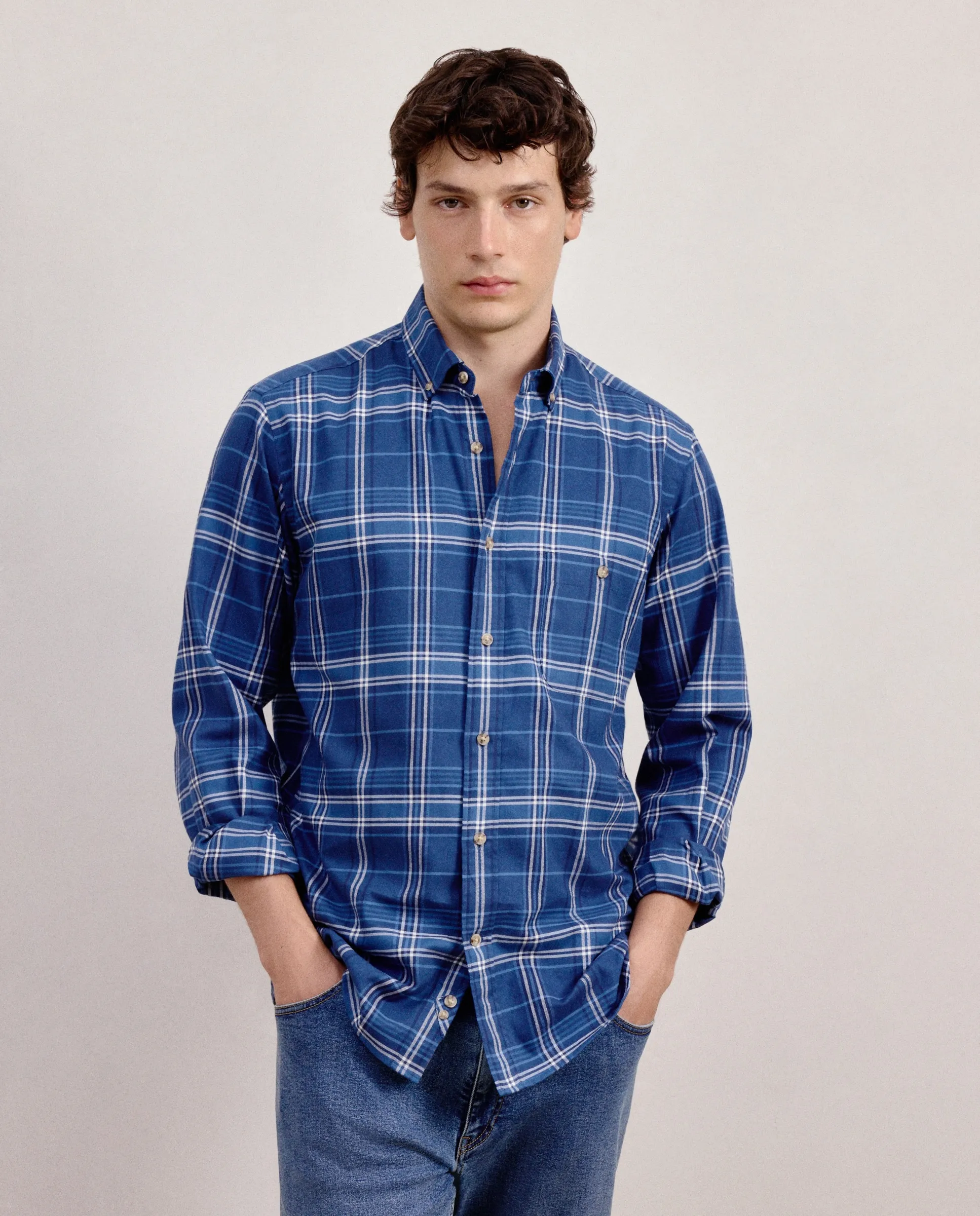 Рубашка с длинным рукавом из вельвета в клетку темного фона, классический узор Dustin
Рубашка с длинным рукавом из вельвета в клетку темного фона, классический узор Dustin