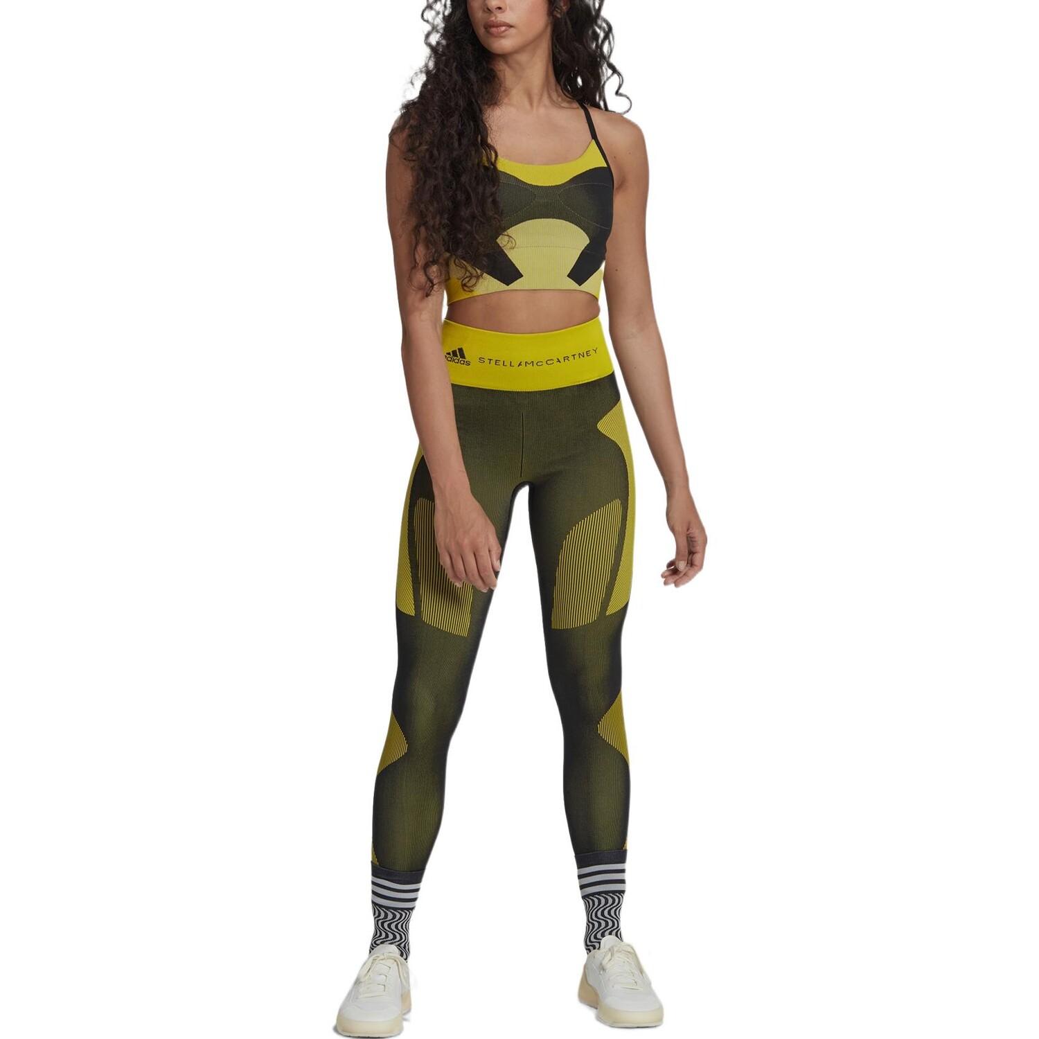 Спортивное нижнее белье женское желтое Adidas
Спортивное нижнее белье женское желтое Adidas