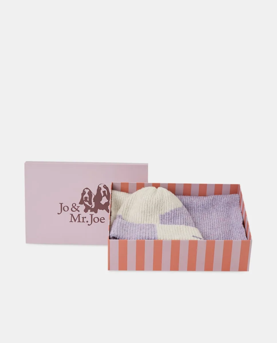 Комплект: шапка и двухцветный шарф с волнами Jo & Mr. Joe
Комплект: шапка и двухцветный шарф с волнами Jo & Mr. Joe