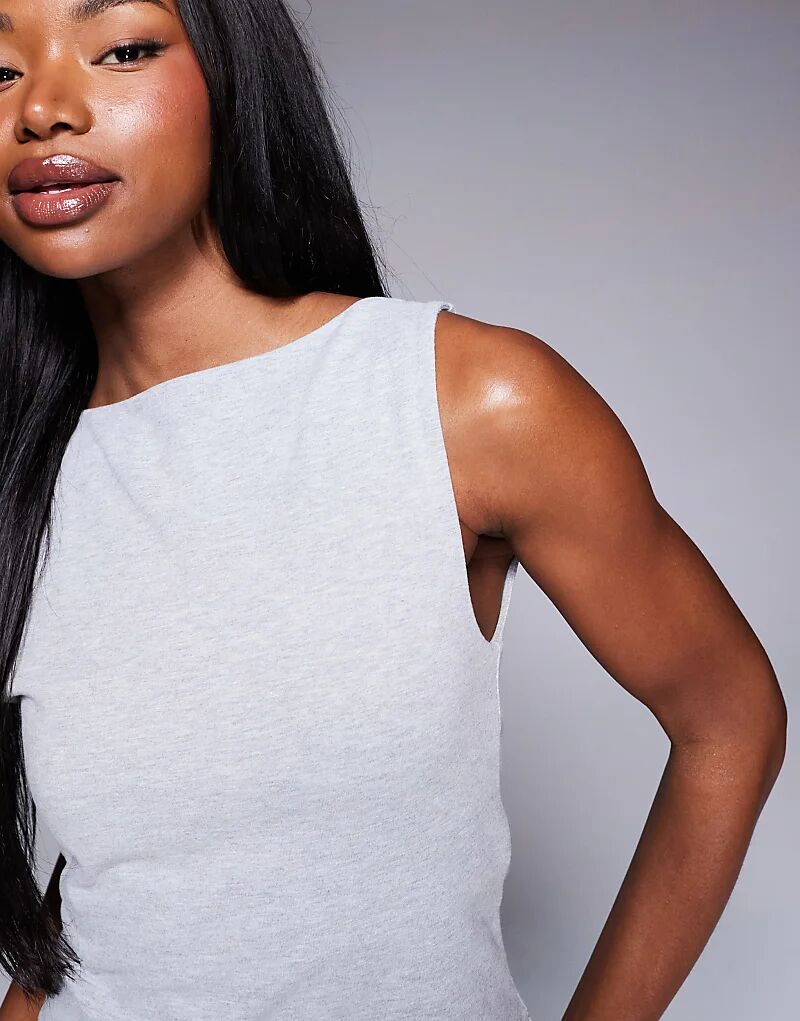 Мягкая майка ASOS Icon с вырезом-лодочкой и внутренним бюстгальтером серого меланжевого цвета ASOS 4505 
Мягкая майка ASOS Icon с вырезом-лодочкой и внутренним бюстгальтером серого меланжевого цвета ASOS 4505