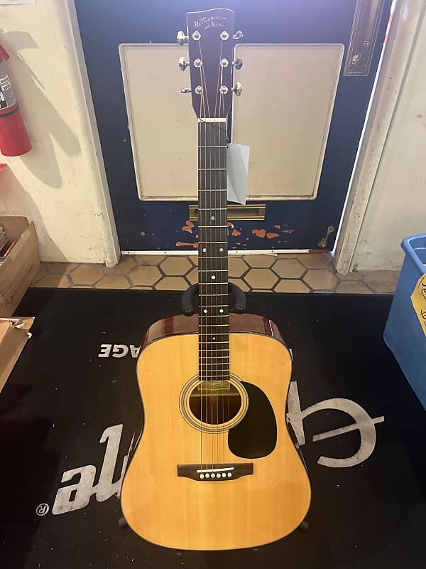 Акустическая гитара Recording King RD-318 - Natural
Акустическая гитара Recording King RD-318 - Natural