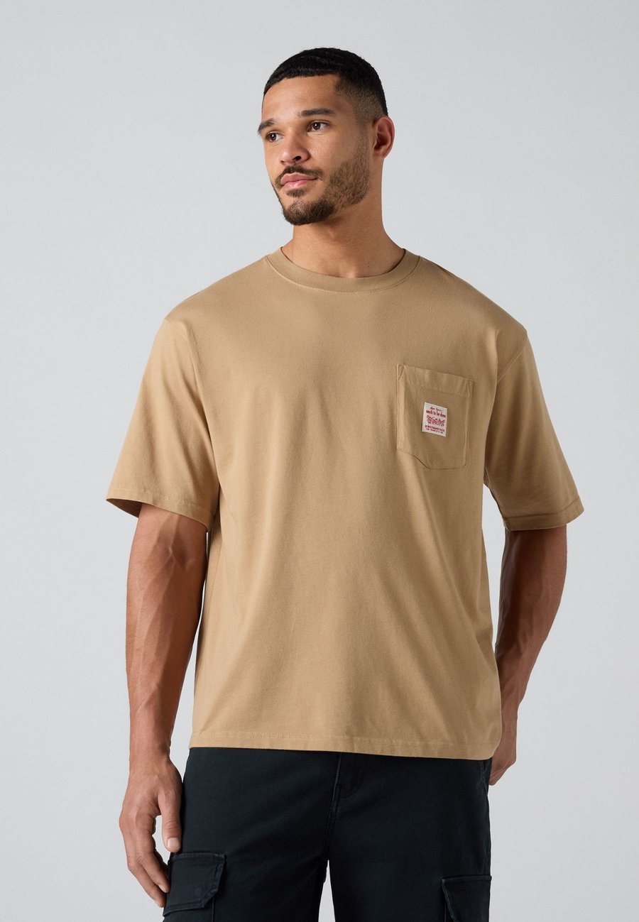 Футболка Levi's Workwear Basic T-shirt, Tiger Eye/Brown
Футболка Levi's Workwear Basic T-shirt, Tiger Eye/Brown