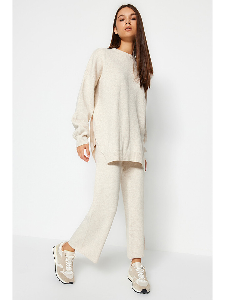 Свитер trendyol Twinset, кремовый
Свитер trendyol Twinset, кремовый
