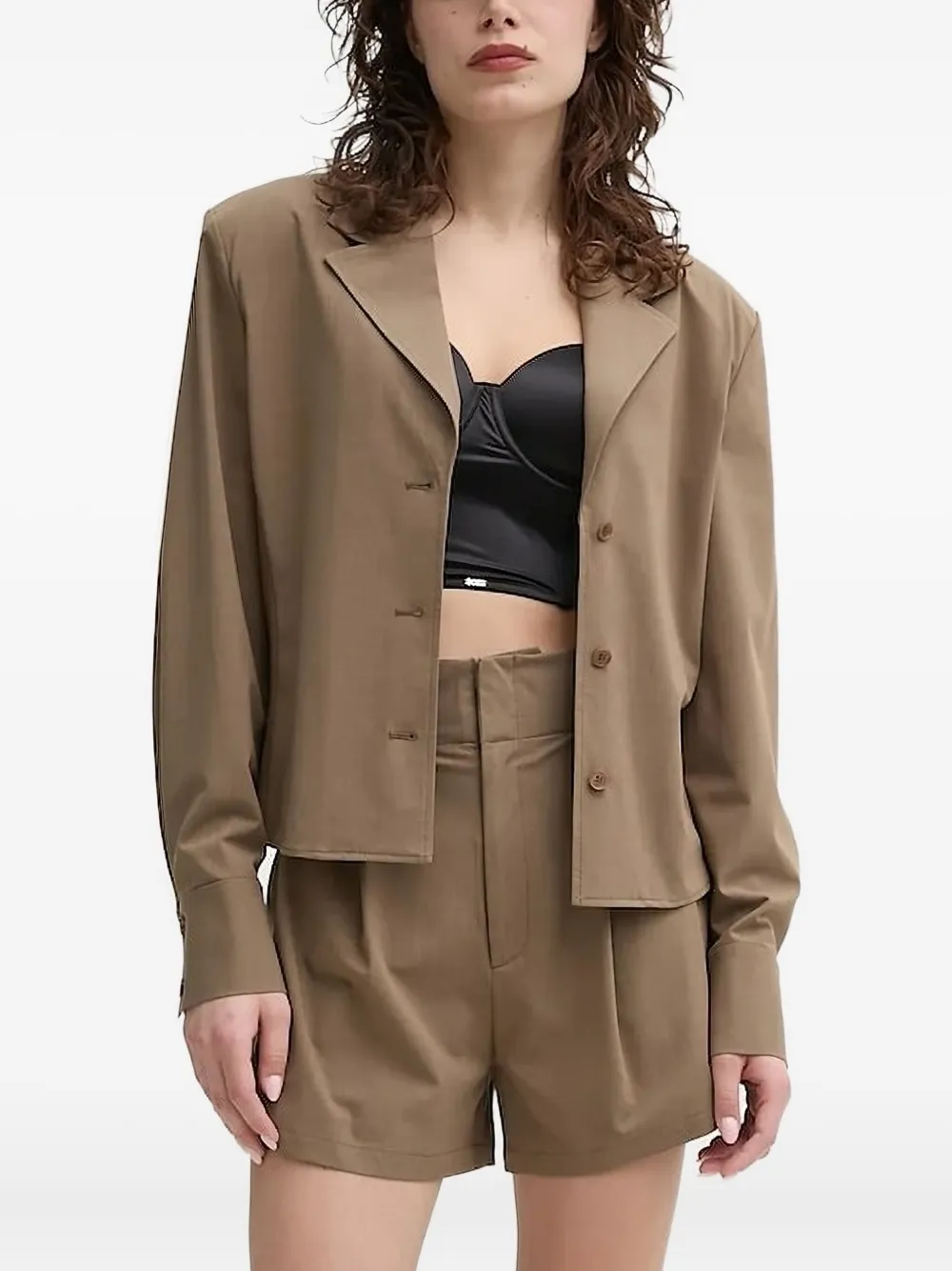 Блейзер с пуговицами на манжетах Isabelle Blanche, нейтральный
Блейзер с пуговицами на манжетах Isabelle Blanche, нейтральный