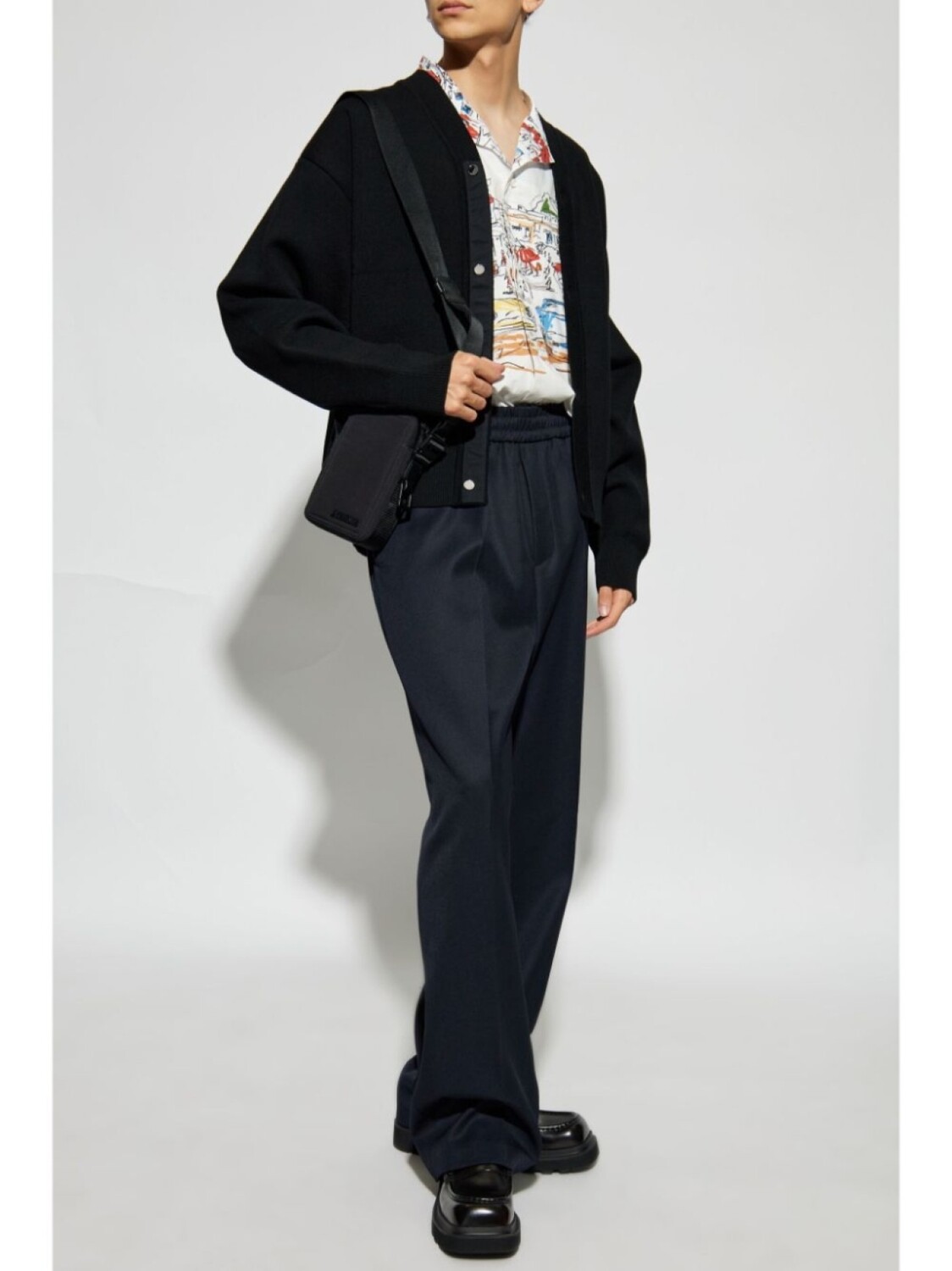 Golden Goose эластичные брюки свободного кроя, синий
Golden Goose эластичные брюки свободного кроя, синий