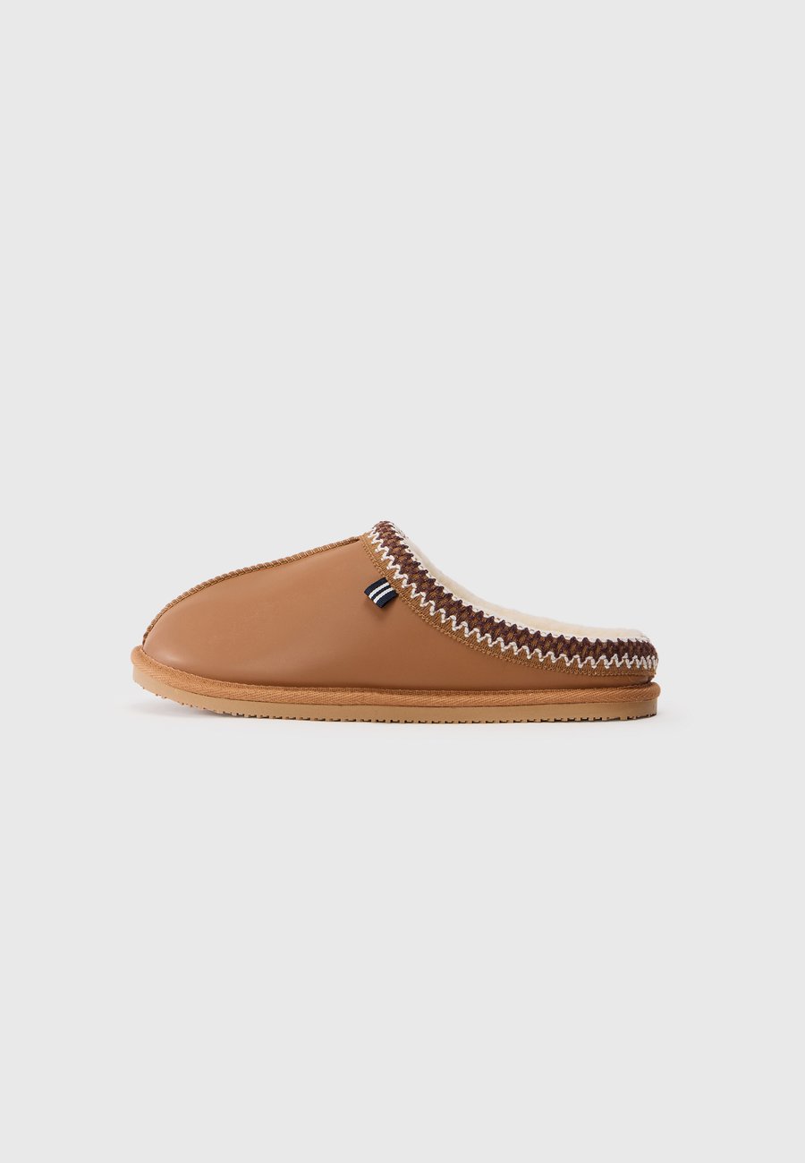 Тапочки Pier One Slippers, Cognac
Тапочки Pier One Slippers, Cognac