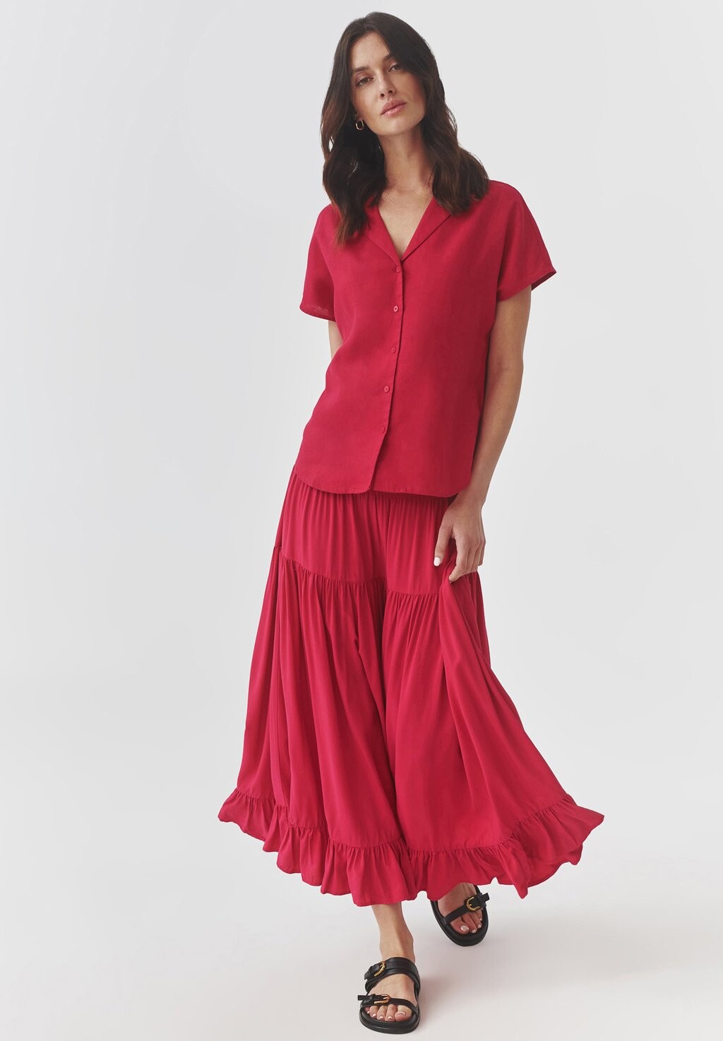 Длинная юбка EFIA TATUUM, красный
Длинная юбка EFIA TATUUM, красный