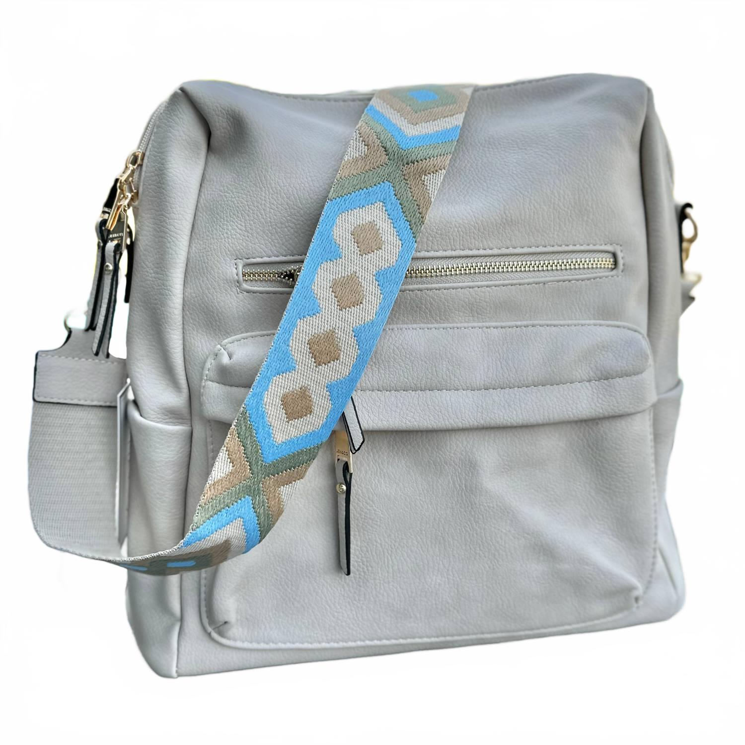 Женский рюкзак-трансформер The Amelia в бежевом цвете Jen & Co.
Женский рюкзак-трансформер The Amelia в бежевом цвете Jen & Co.